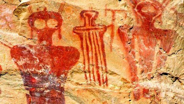 LE LEGGENDE HOPI SUGLI  “SCUDI VOLANTI”E GLI “UOMINI FORMICA” CHE RISIEDONO AL CENTRO DELLA TERRA