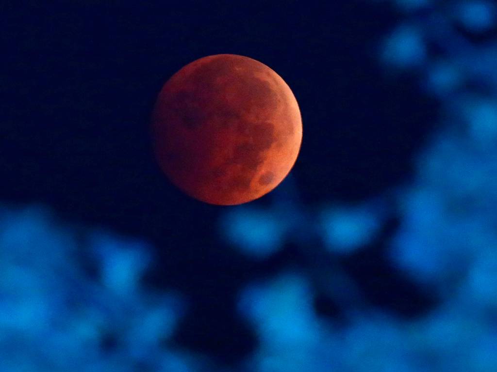 SIGNIFICATO DELL’ECLISSI DI LUNA PIENA NELLE NOSTRE VITE  –  28 SETTEMBRE 2015