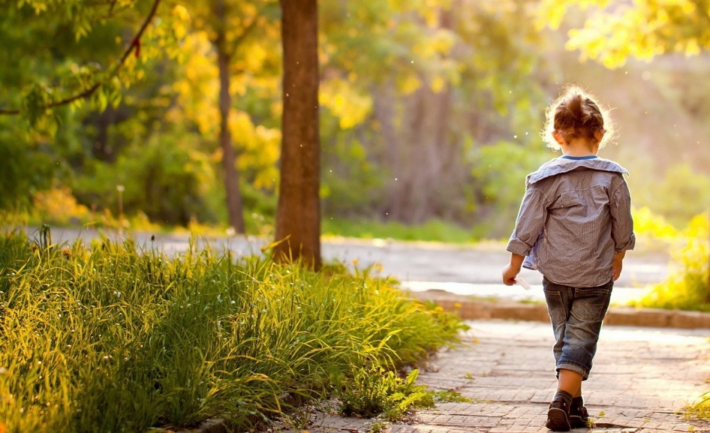 CAMMINARE SCIOGLIE I PENSIERI , RIORDINA LA MENTE , APRE IL CUORE E RIGENERA LO SPIRITO…